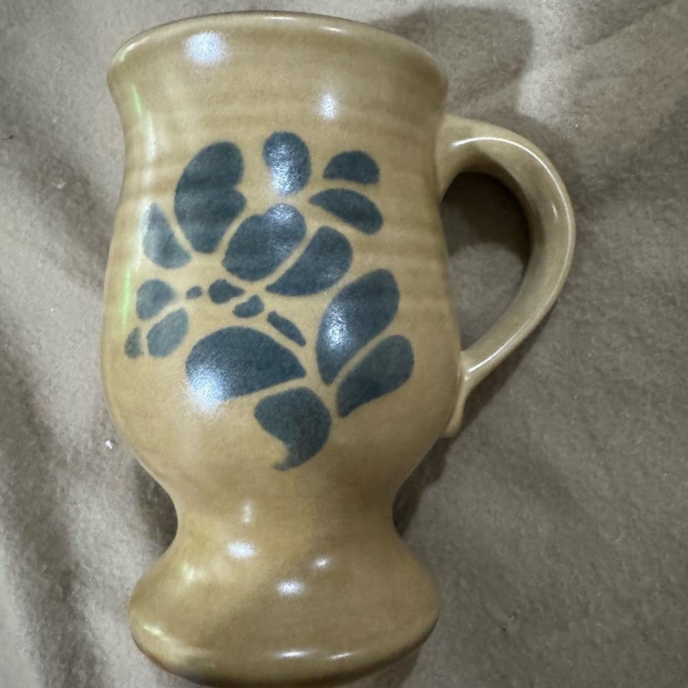 Pfaltzgraff footed stone mugs vintage